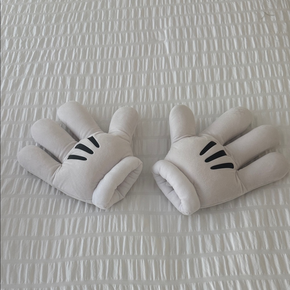 Mickey Mouse White Cartoon Hand Plush Gloves